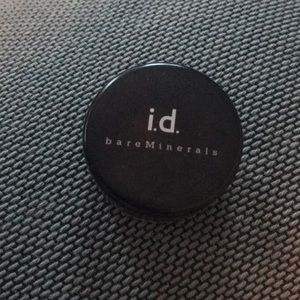Bare Minerals Eye Shadow (moss)